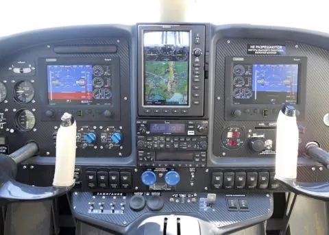 TL 6660 EFIS & EMS integra 9