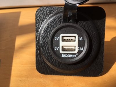 USB-Steckdose fr 80 mm Panelbohrung