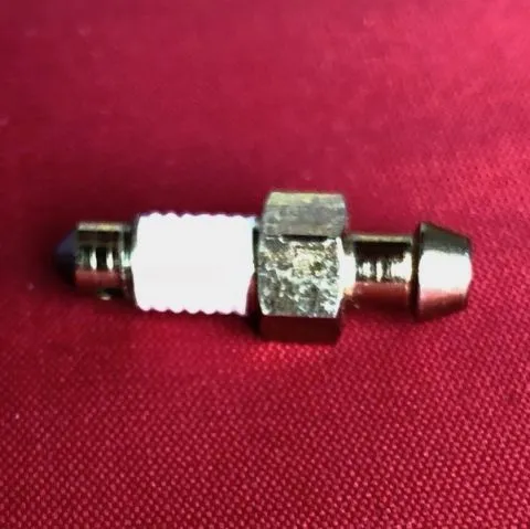Entlftungsnippel M6