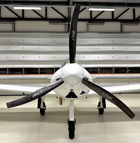 E-Prop Glorieuse 3 Blatt