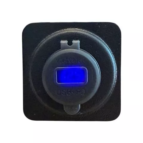 USB-Steckdose mit Voltmeter f�r 52 mm Panelbohrung