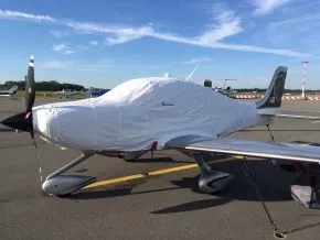 Cover fr die Cockpithaube und Cowling und Rumpfansatz